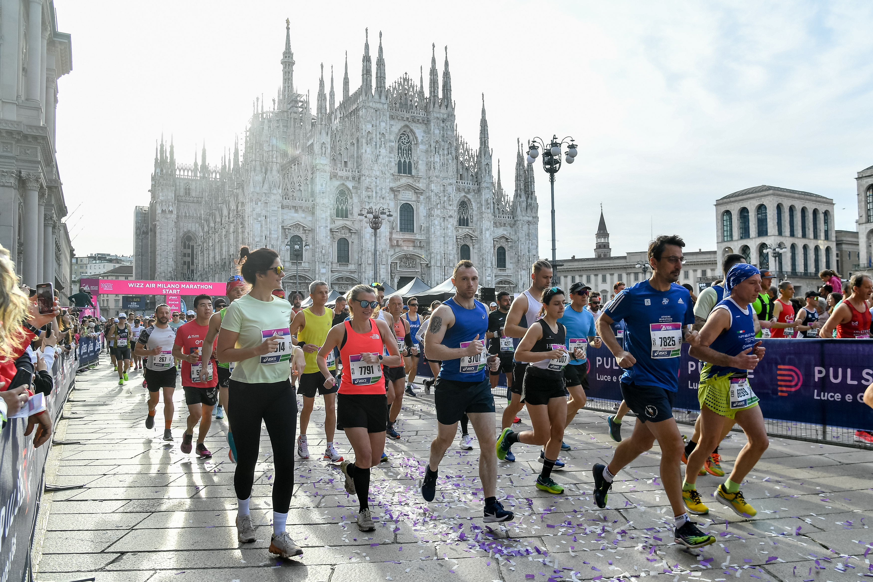 Runners taking part in the Milano Marathon